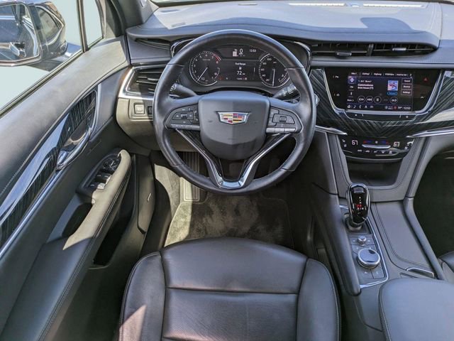 Used 2025 Cadillac XT6 Premium Luxury image 17