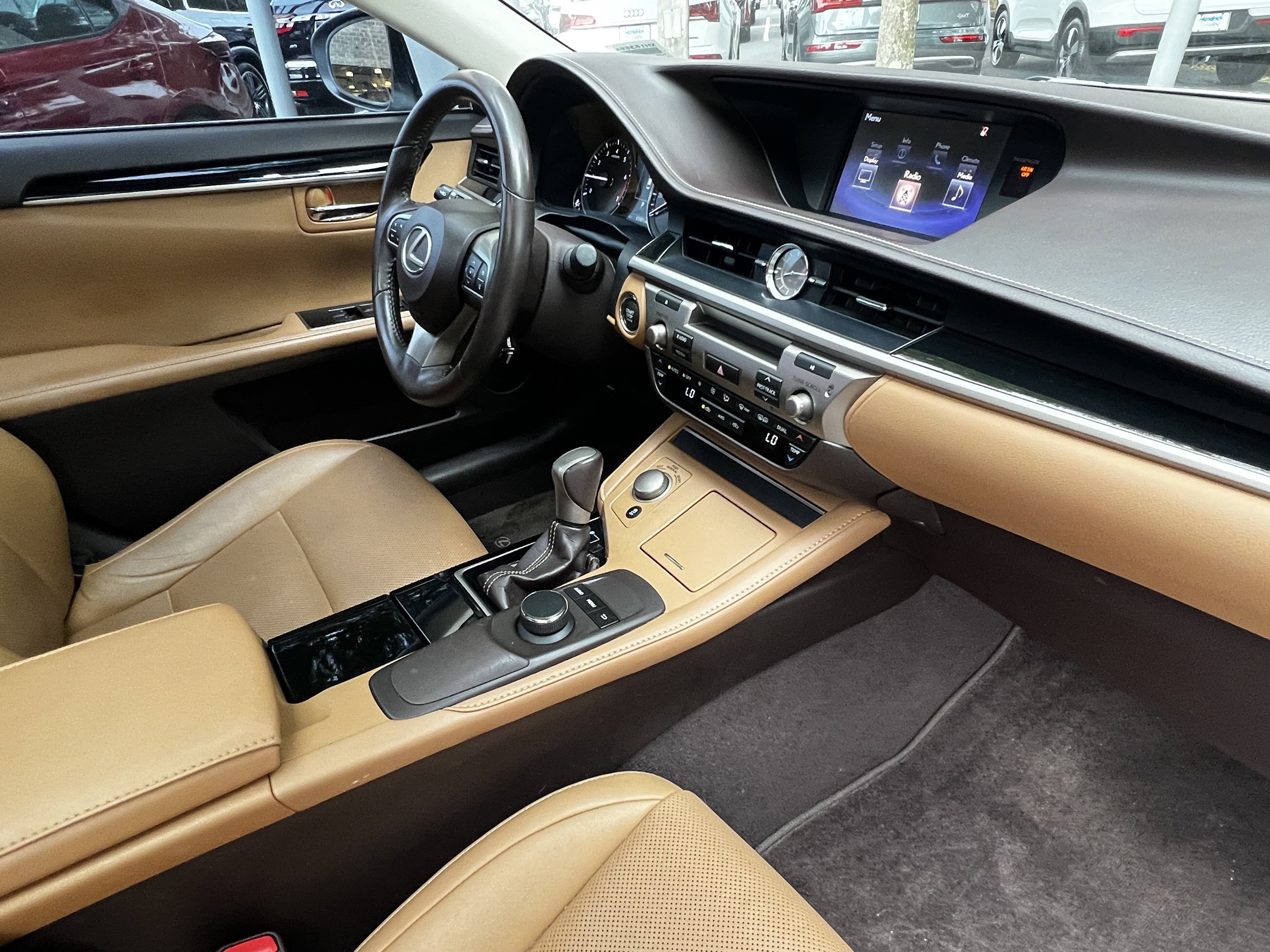 Used 2016 Lexus ES 350 w/ Accessory Package FWD image 48