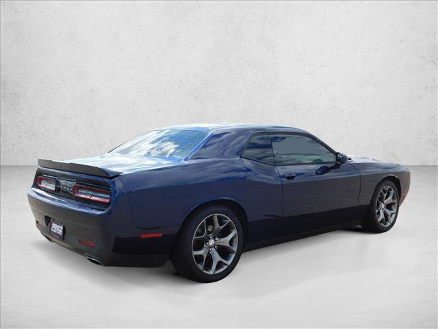 Used 2016 Dodge Challenger SXT w/ Driver Convenience Group RWD image 8