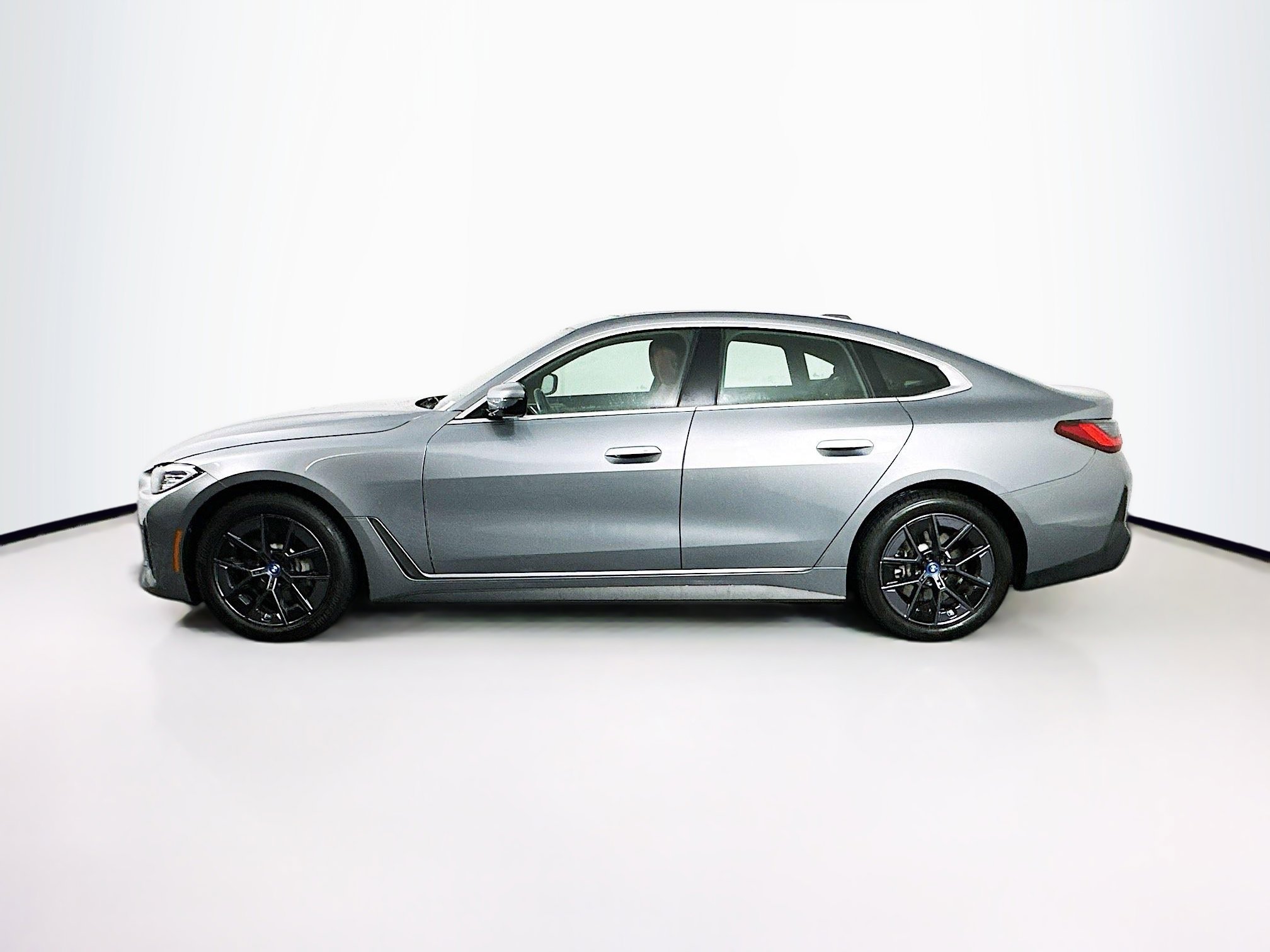 Used 2023 BMW i4 eDrive35 w/ Premium Package image 4