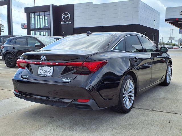 Used 2019 Toyota Avalon Limited image 2