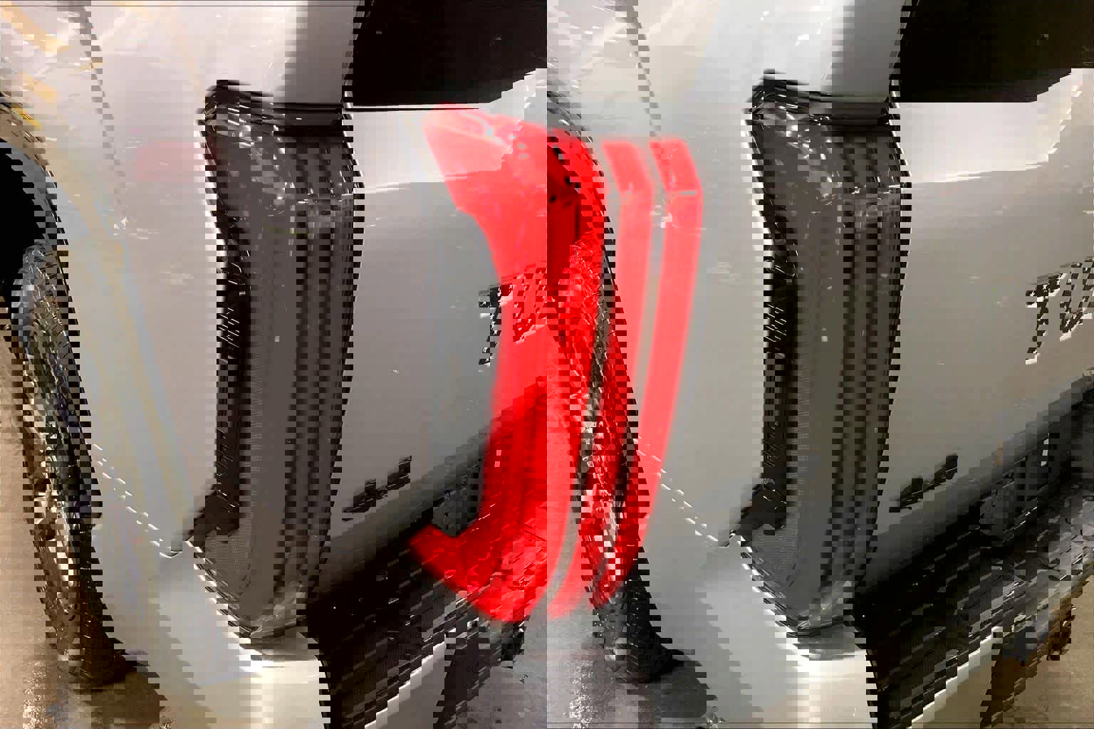 Used 2023 Toyota Tundra Platinum w/ Advanced Package AWD/4WD image 29