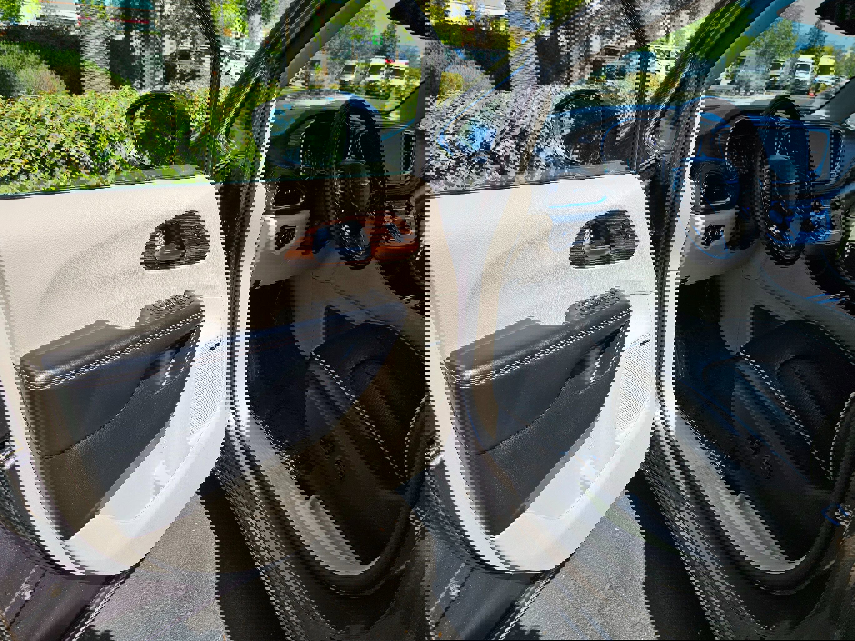 Used 2022 Chrysler Pacifica Limited image 12