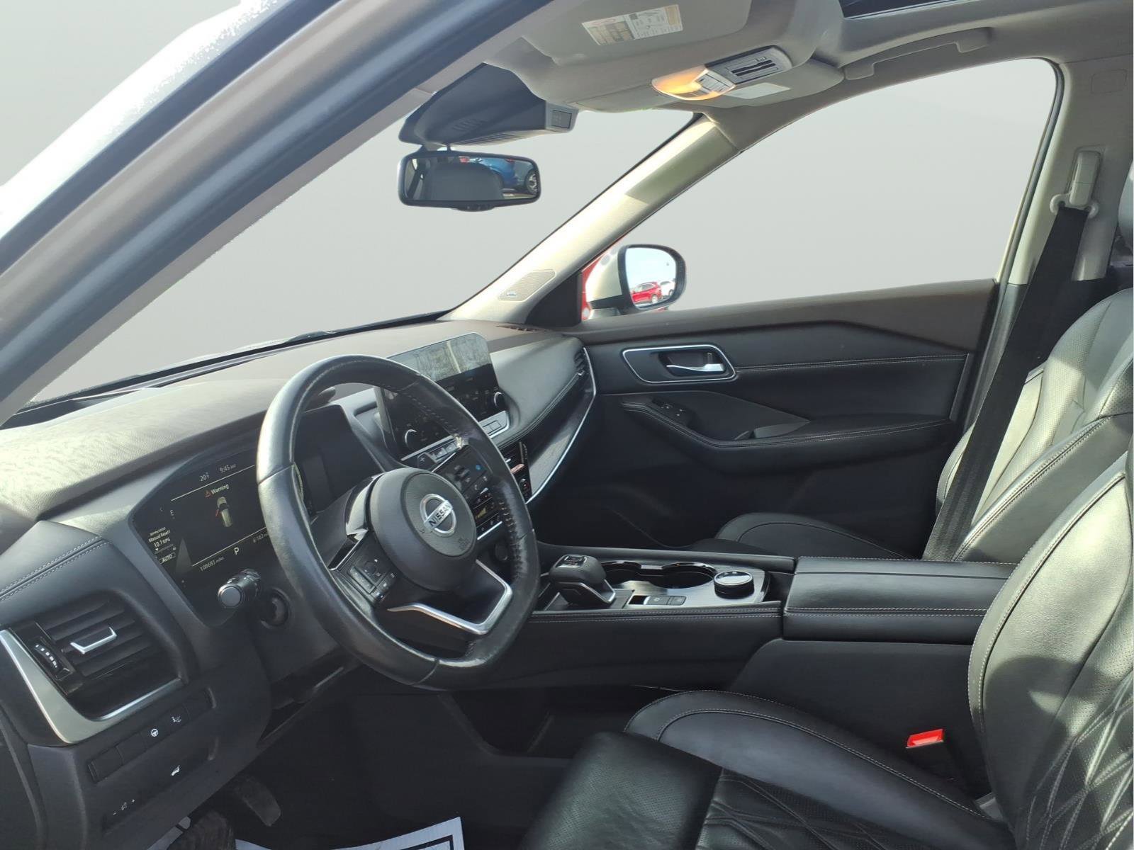 Used 2021 Nissan Rogue Platinum image 12