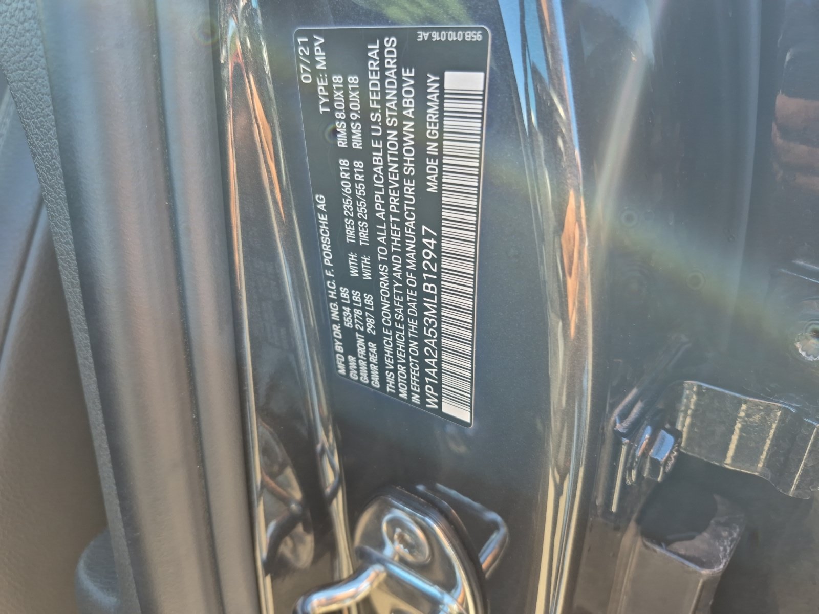 Used 2021 Porsche Macan AWD/4WD image 25