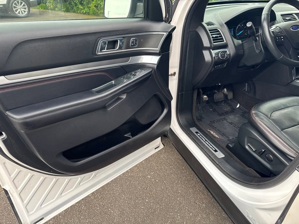 Used 2018 Ford Explorer Sport w/ Equipment Group 401A AWD/4WD image 29