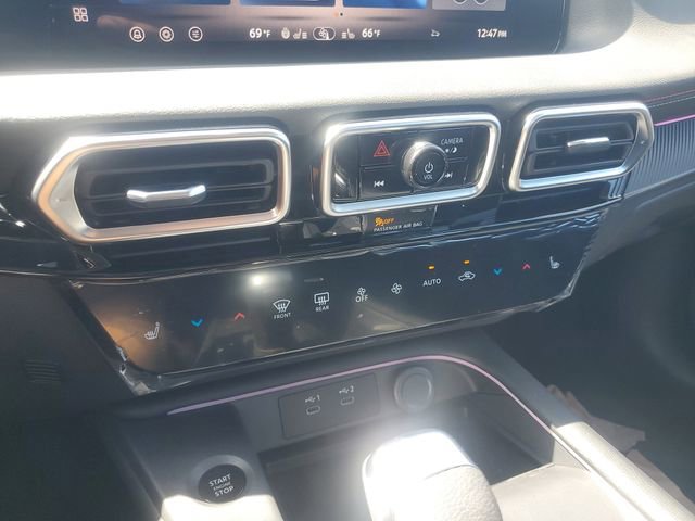 New 2026 Nissan Sentra SR w/ SR Premium Package FWD image 18