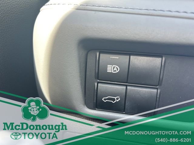 Used 2021 Toyota Highlander XLE image 11