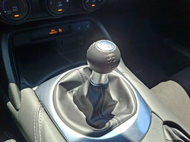 Used 2025 MAZDA MX-5 Miata Club w/ Weather Package RWD image 17
