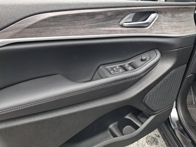 New 2026 Jeep Grand Cherokee Altitude AWD/4WD image 9