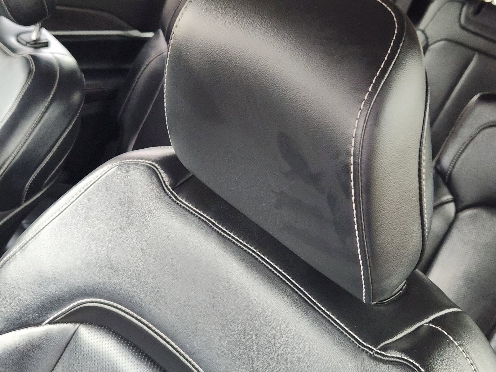 Used 2021 Jeep Grand Cherokee L Limited w/ Luxury Tech Group II image 16