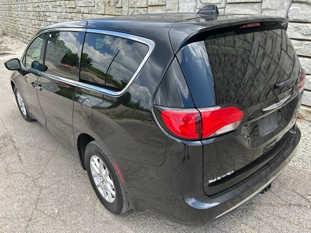 Certified 2020 Chrysler Pacifica Touring FWD image 4
