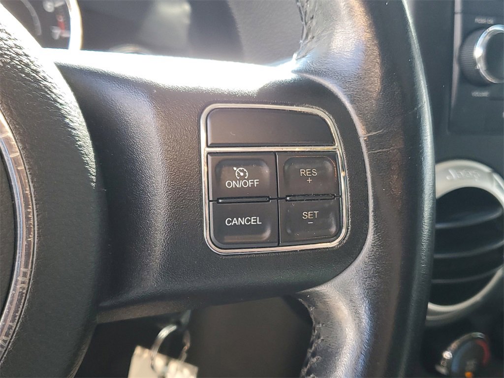 Used 2015 Jeep Wrangler Unlimited Sahara image 26