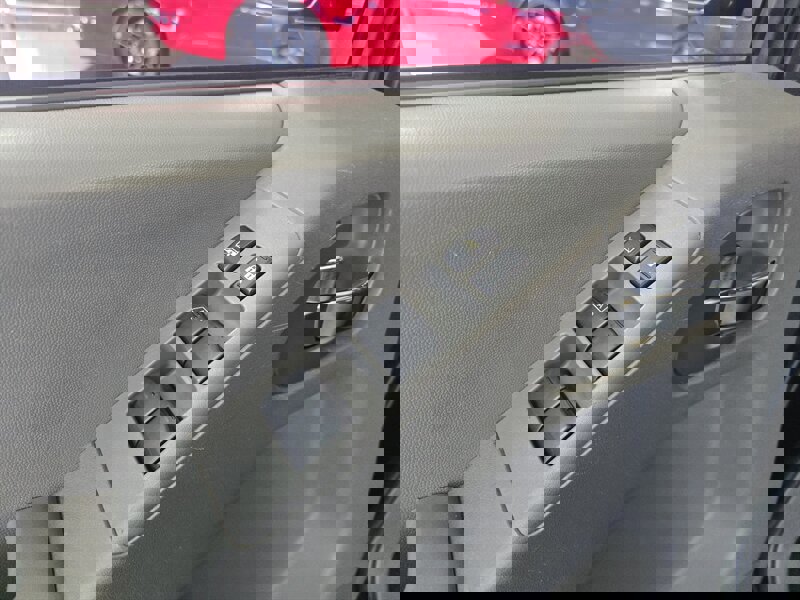 Used 2020 Nissan Frontier SV w/ Midnight Edition Floor Mats image 16