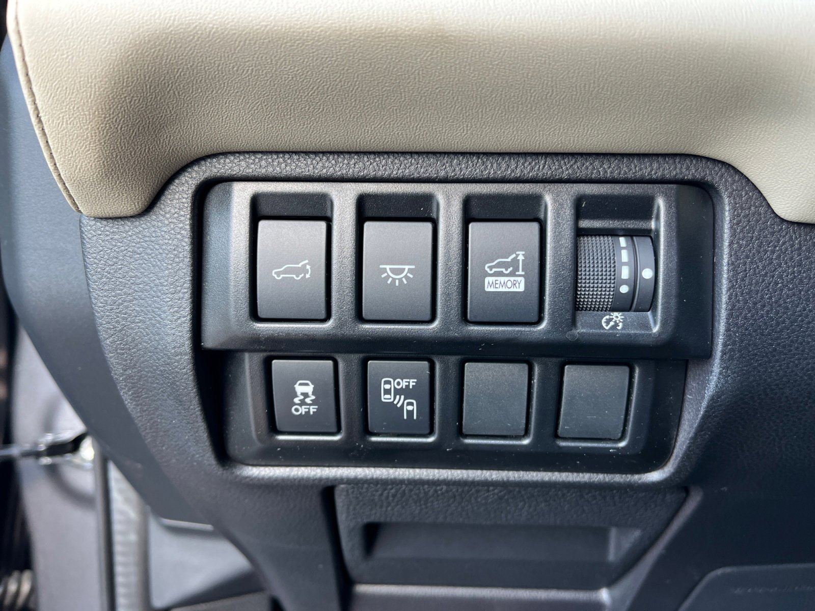 Used 2022 Subaru Ascent Limited w/ Technology Package image 21