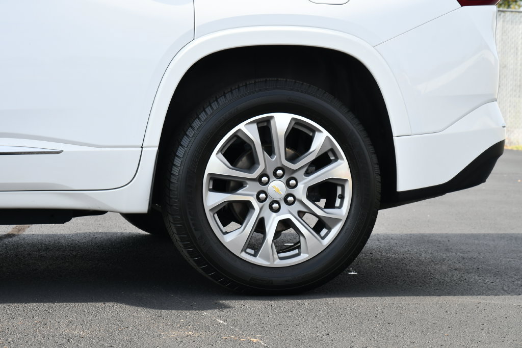 Used 2019 Chevrolet Traverse Premier AWD/4WD image 11