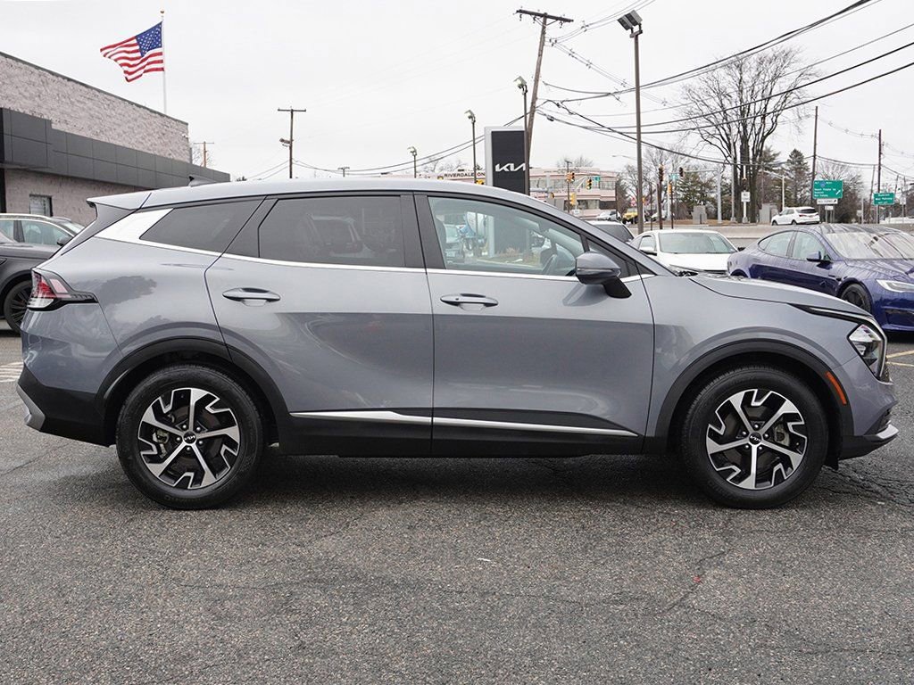 Used 2023 Kia Sportage EX image 17
