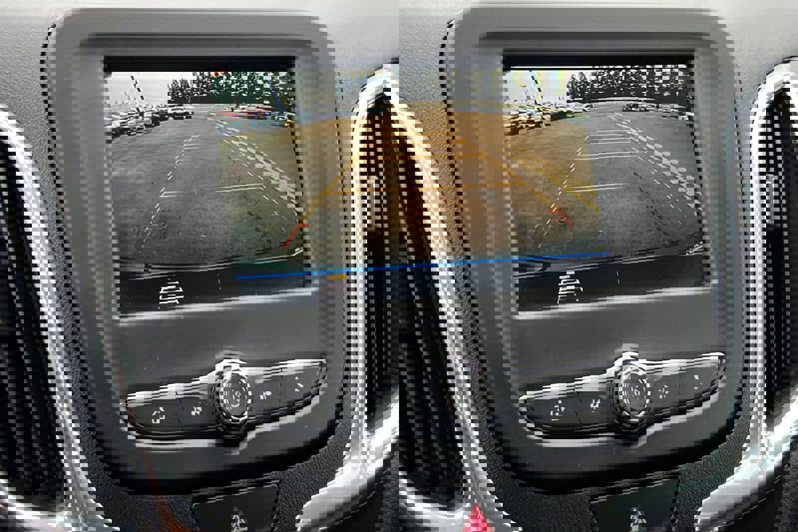 Used 2019 Chevrolet Equinox LT image 23