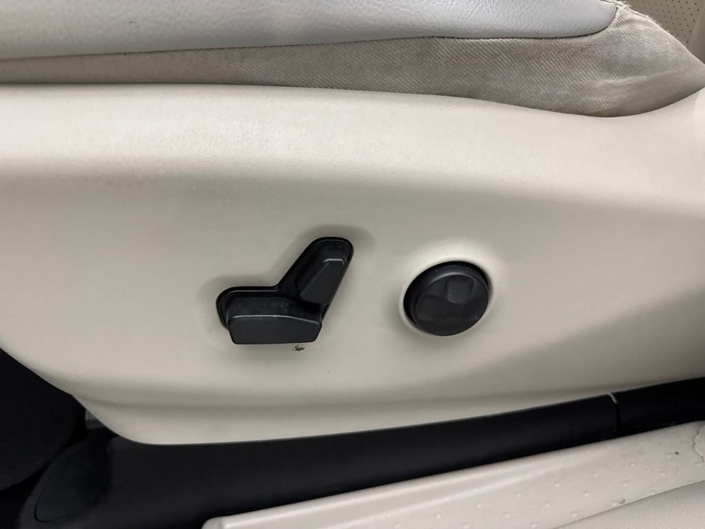 Used 2021 Chrysler Pacifica Touring-L FWD image 20