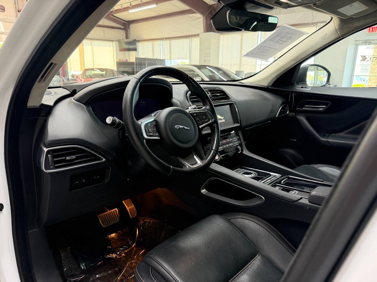 Used 2019 Jaguar F-PACE Prestige AWD/4WD image 18