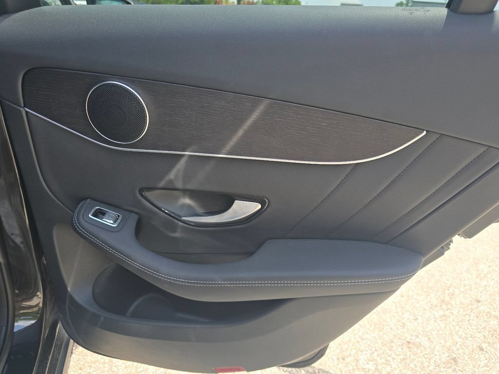 Used 2022 Mercedes-Benz GLC 300 4MATIC image 25