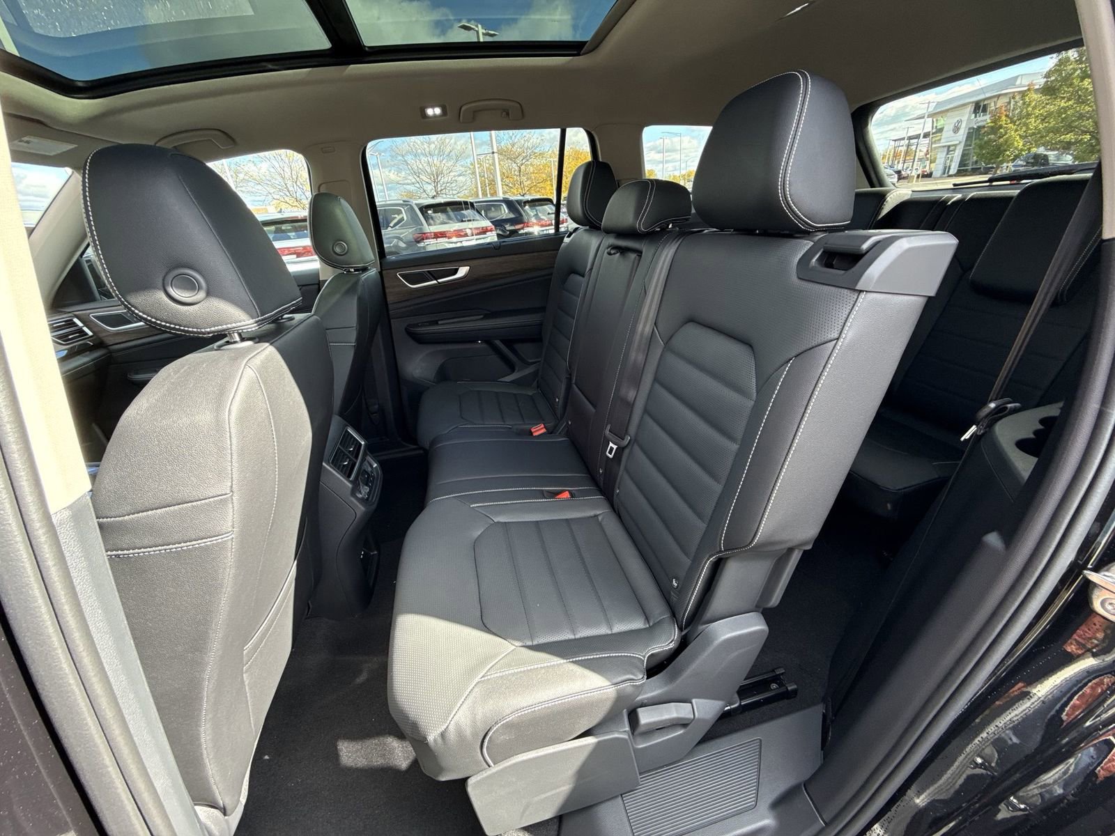 New 2026 Volkswagen Atlas SEL image 25
