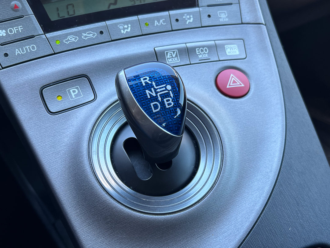 Used 2015 Toyota Prius Persona Series FWD image 20