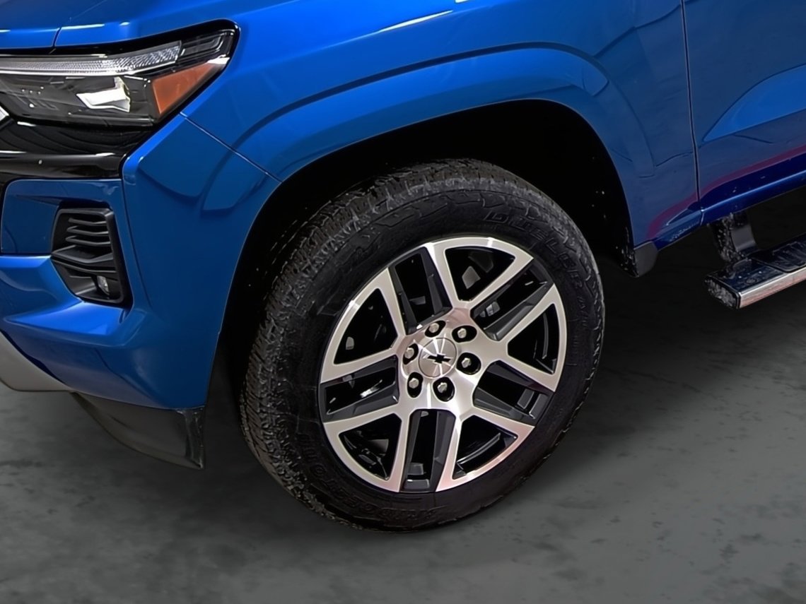 Used 2024 Chevrolet Colorado Z71 w/ Z71 Convenience Package 2 image 7