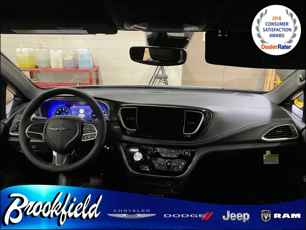 New 2026 Chrysler Pacifica Select image 14