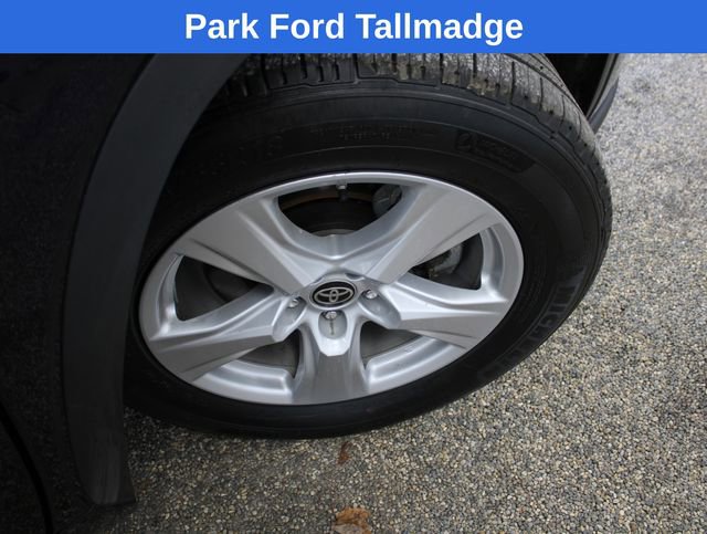 Used 2025 Toyota Highlander LE image 29