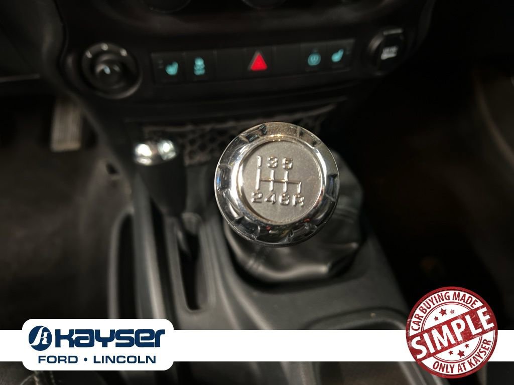 Used 2016 Jeep Wrangler Unlimited Sahara image 14