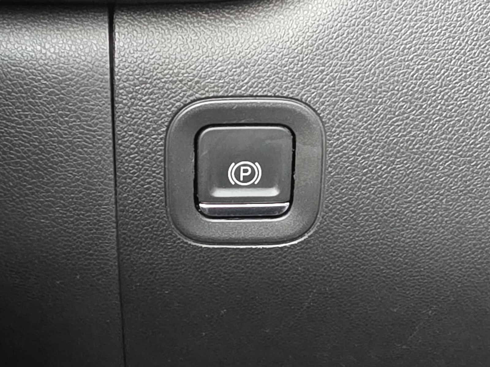 Used 2019 Chevrolet Silverado 1500 RST w/ All-Star Edition image 17