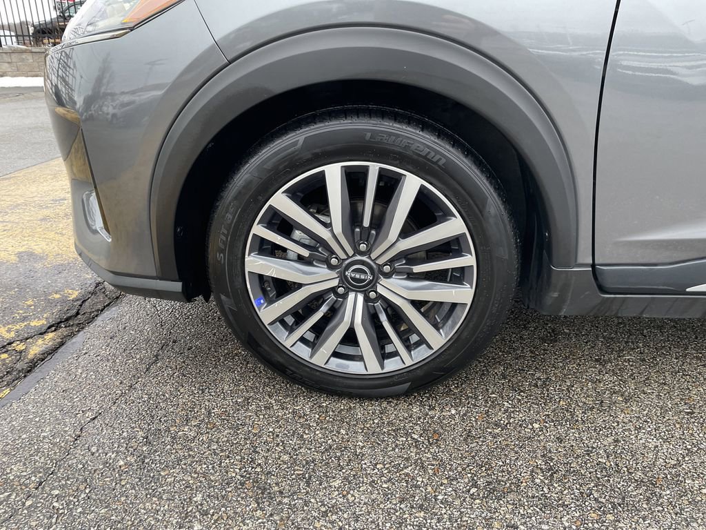 Used 2024 Nissan Kicks SR image 9