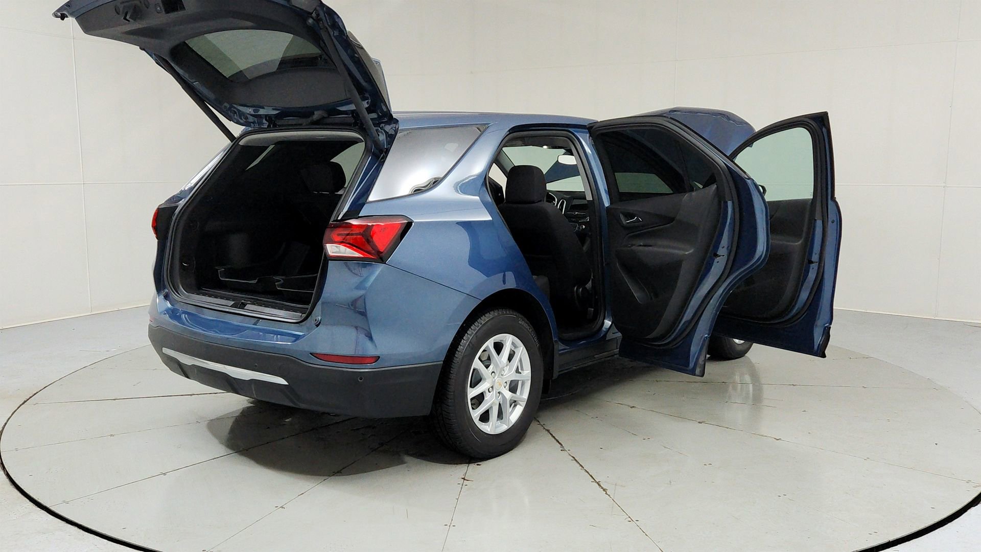 Certified 2024 Chevrolet Equinox LT w/ LPO, Floor Liner Package AWD/4WD image 10