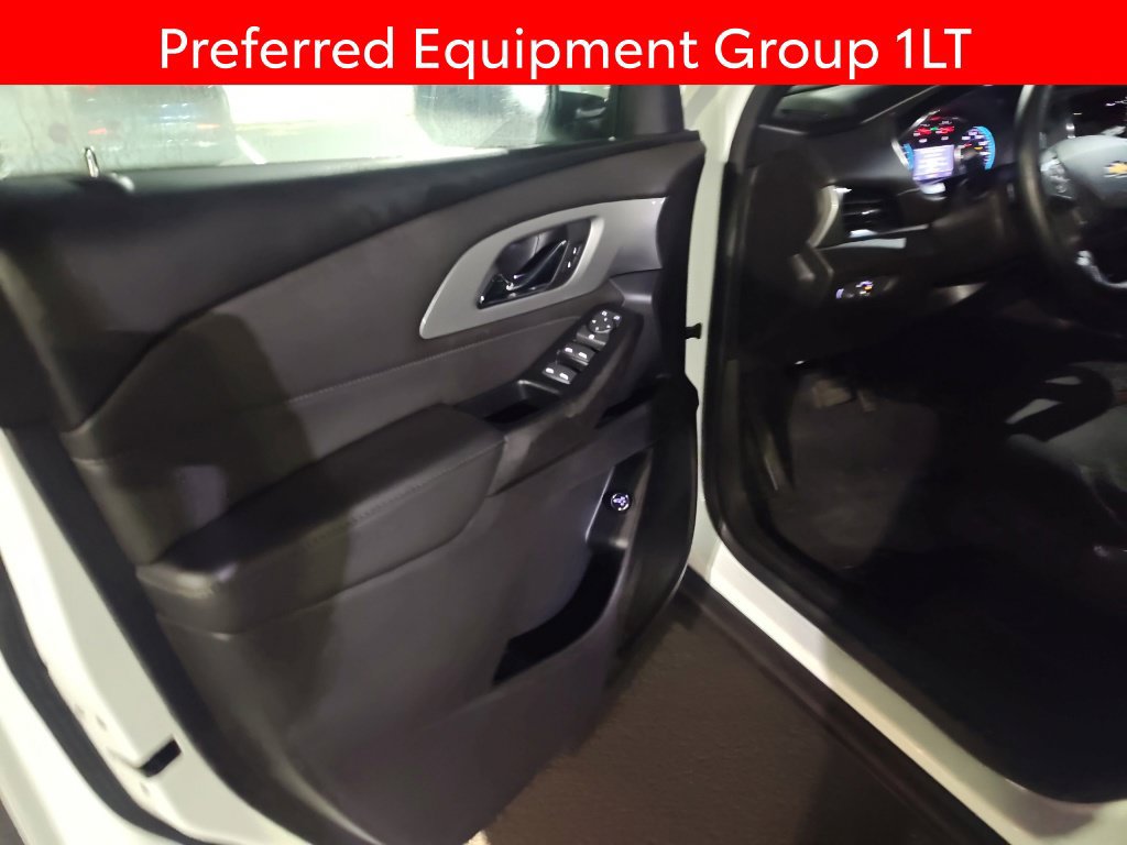 Used 2023 Chevrolet Traverse LT w/ LPO, Cargo Package AWD/4WD image 5