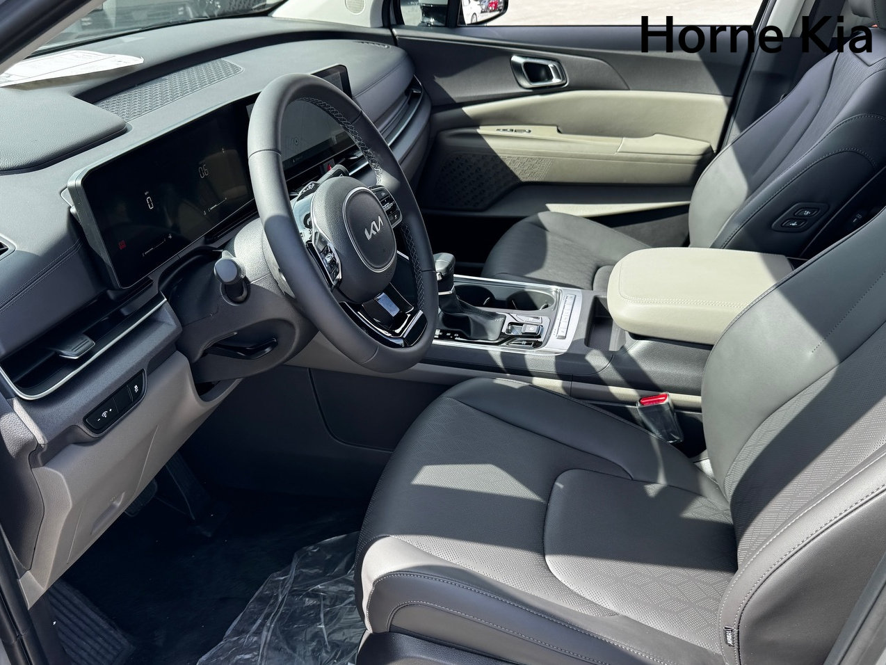 New 2026 Kia Carnival EX FWD image 9
