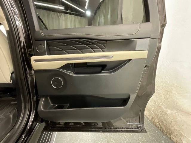 Used 2021 Ford Expedition Max Platinum AWD/4WD image 22
