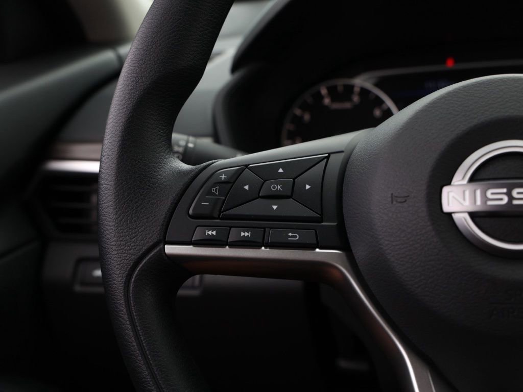 New 2026 Nissan Altima 2.5 SV image 25