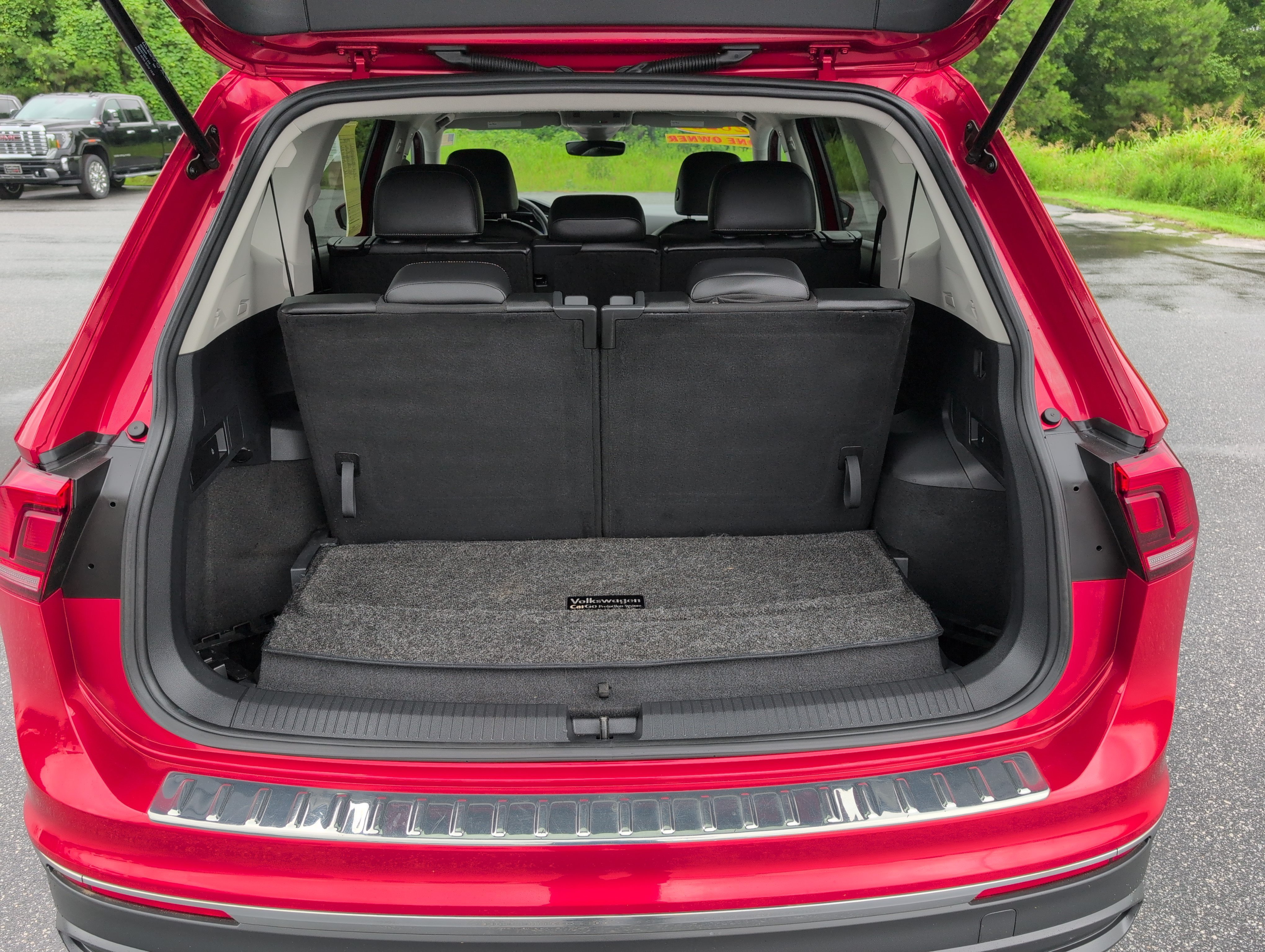Used 2023 Volkswagen Tiguan SE FWD image 6