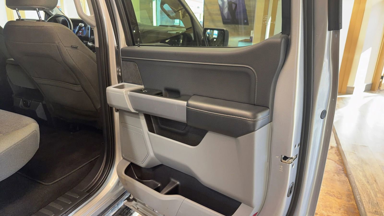 Used 2024 Ford F150 XLT image 33