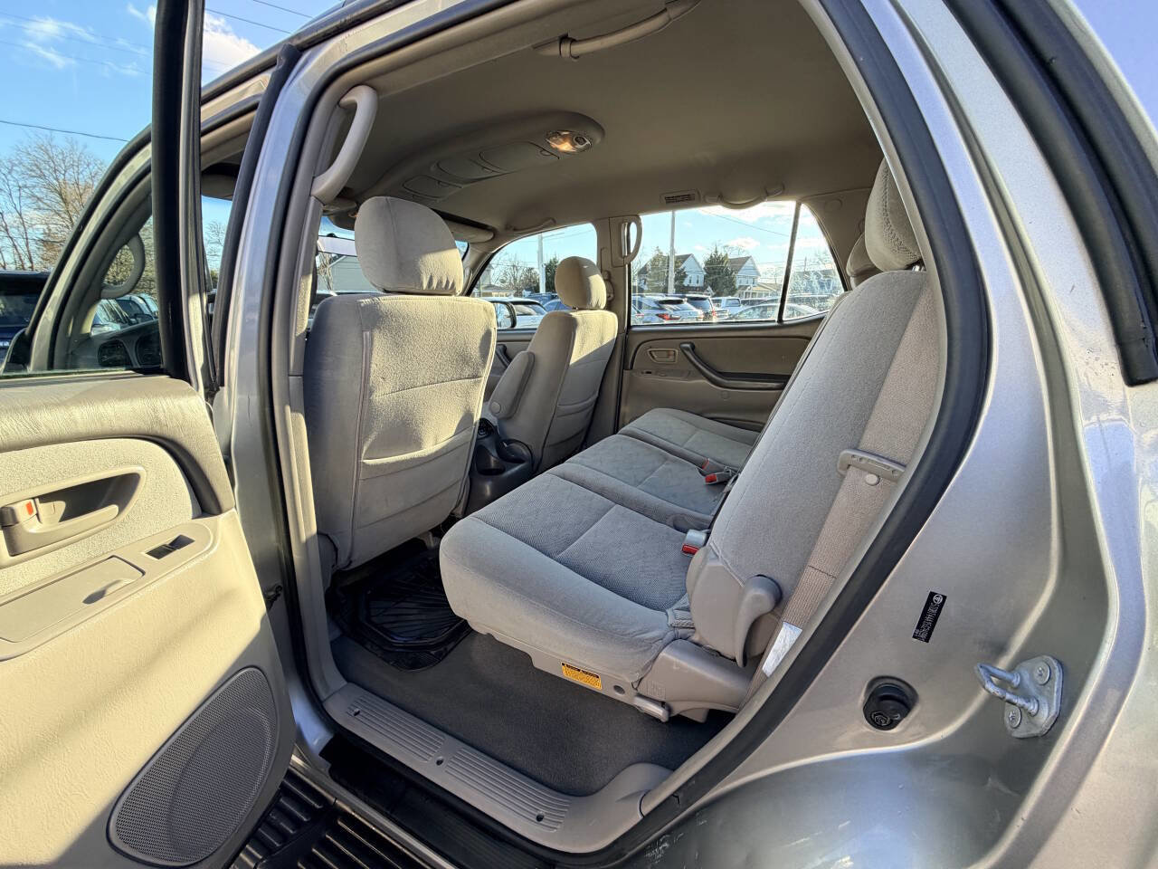 Used 2005 Toyota Sequoia SR5 image 23