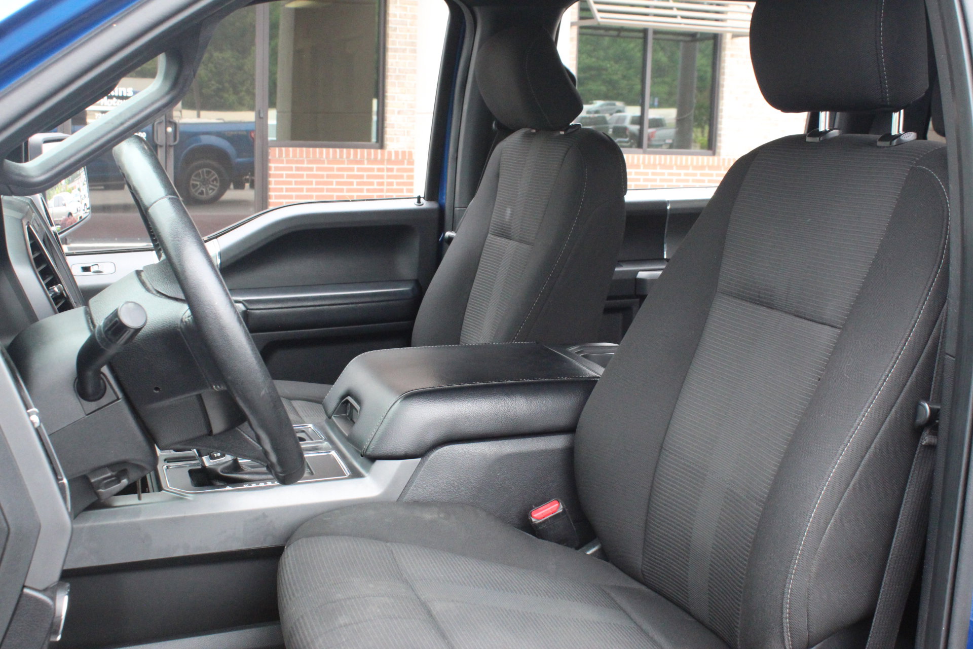 Used 2017 Ford F150 XLT w/ Equipment Group 302A Luxury AWD/4WD image 14