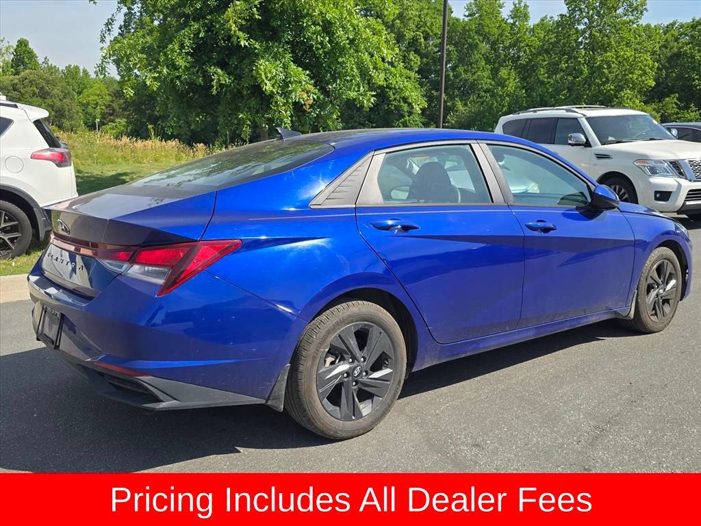 Used 2022 Hyundai Elantra SEL FWD image 3