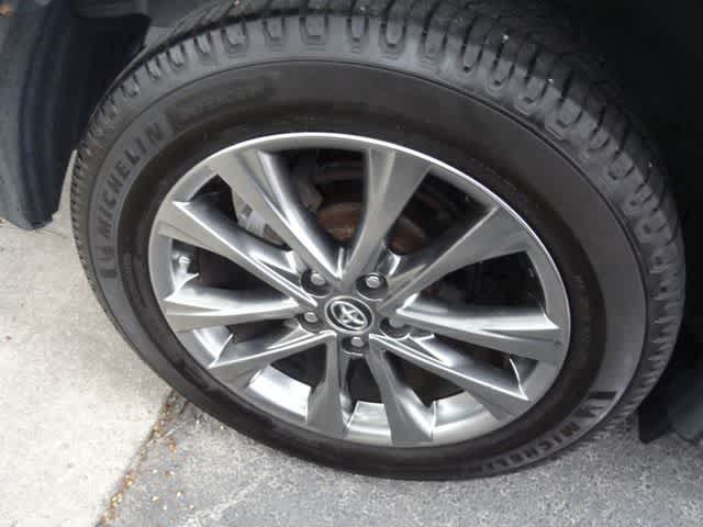 Used 2018 Toyota RAV4 Limited AWD/4WD image 25