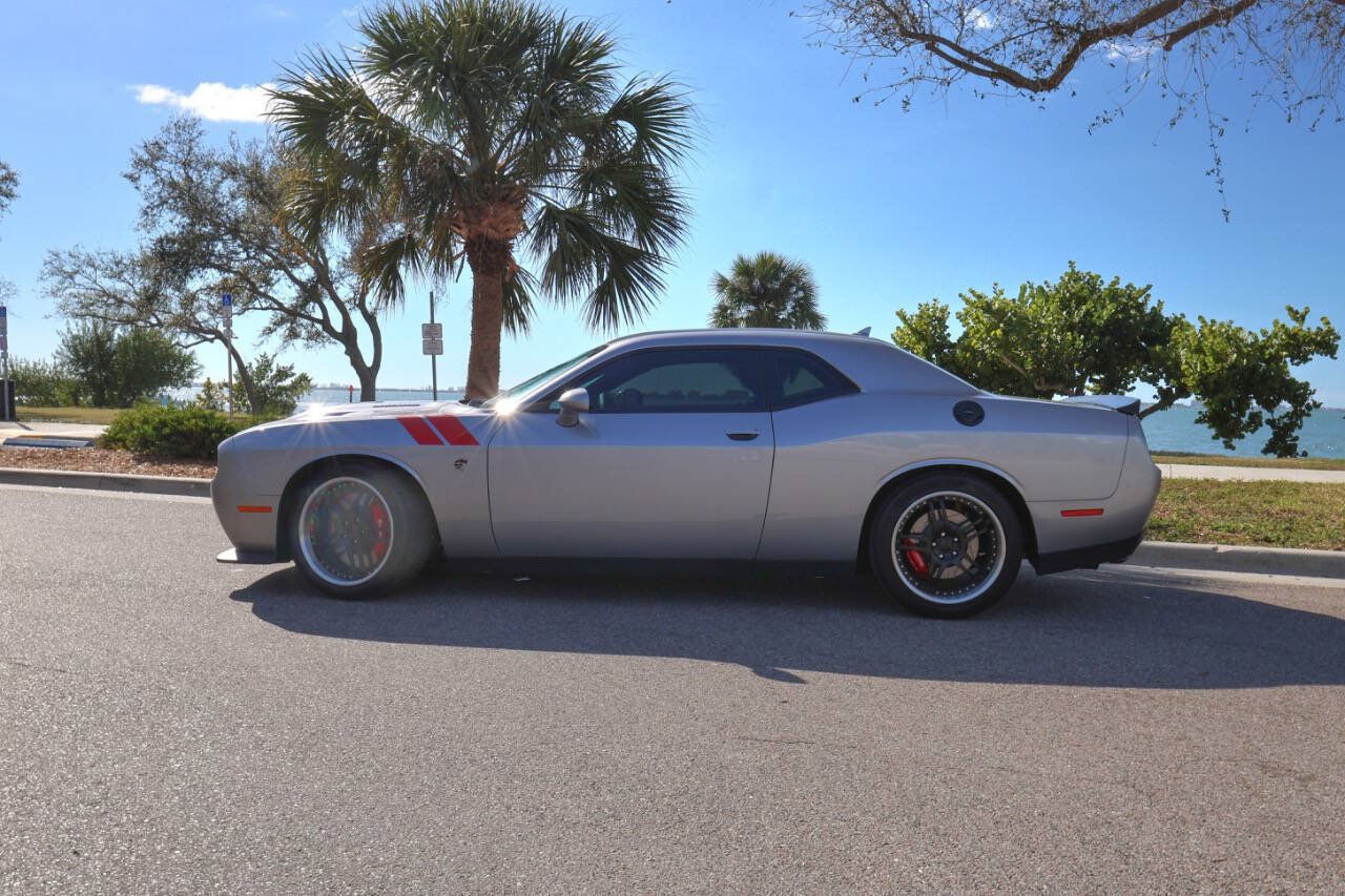 Used 2015 Dodge Challenger SRT Hellcat RWD image 20