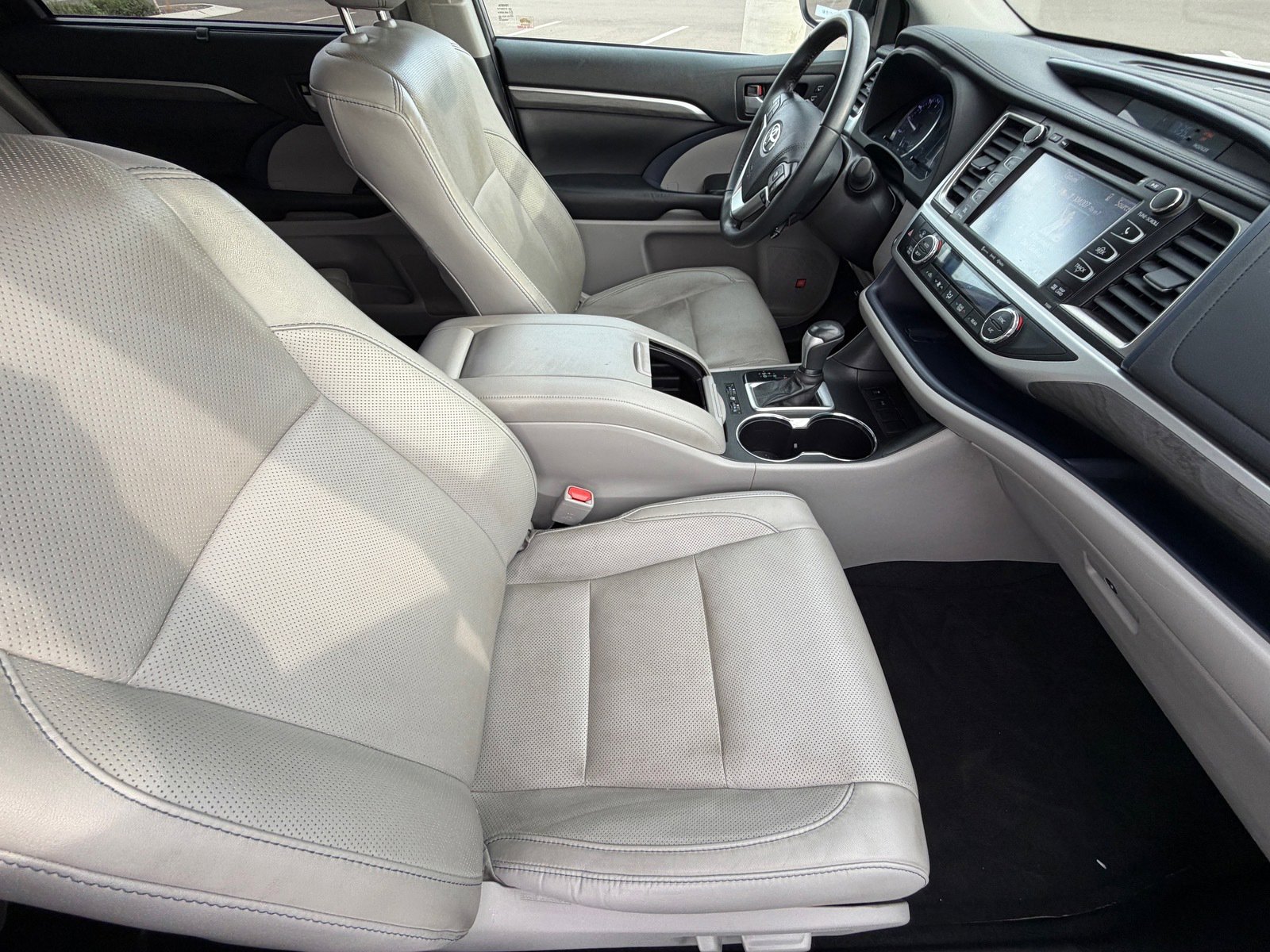 Used 2019 Toyota Highlander Limited image 11