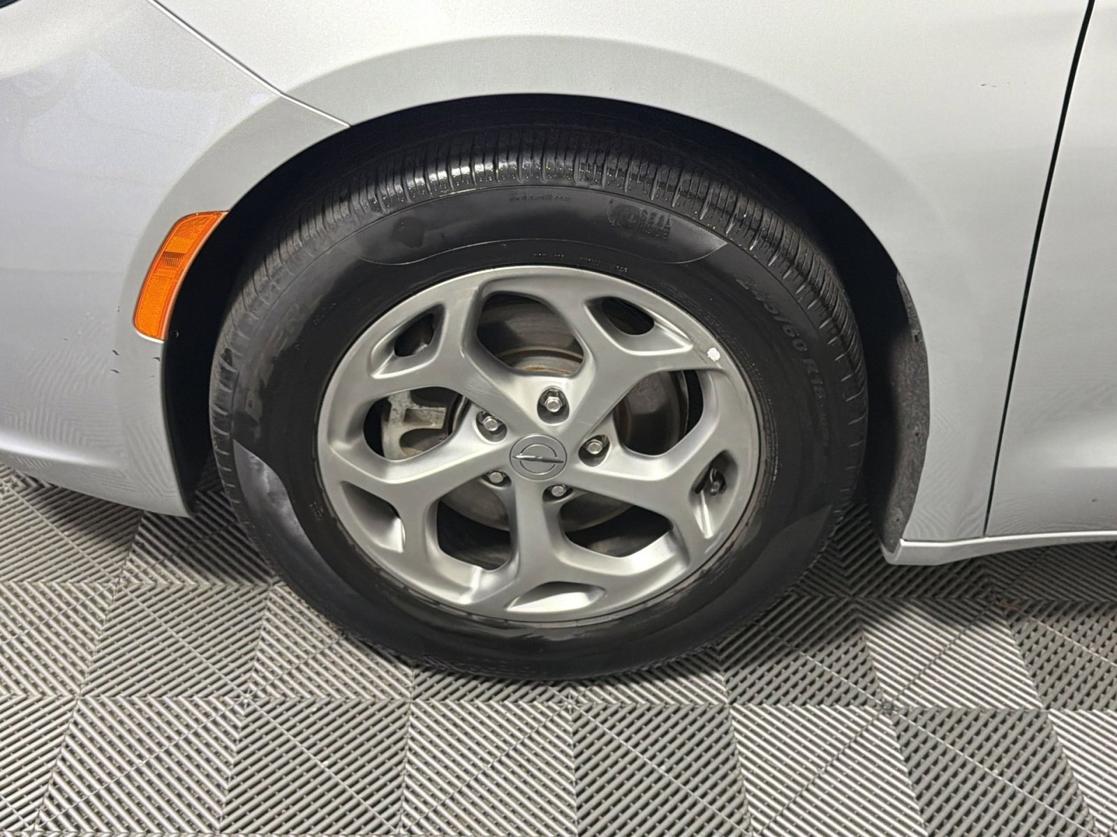 Used 2024 Chrysler Pacifica Limited image 12