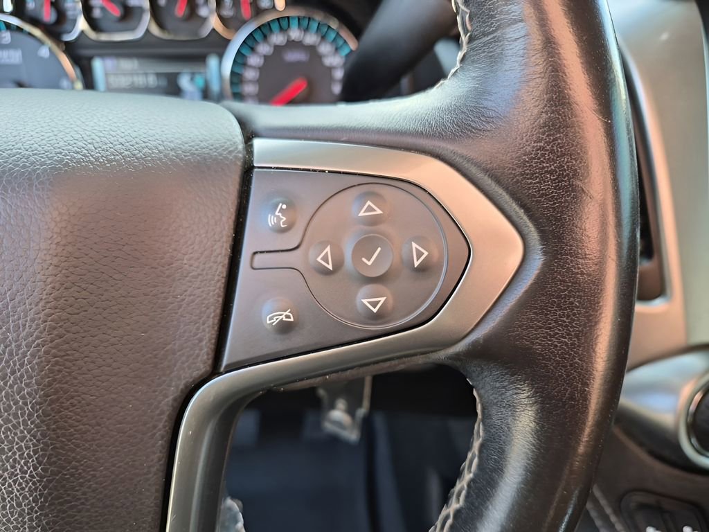 Used 2019 Chevrolet Suburban LT RWD image 37