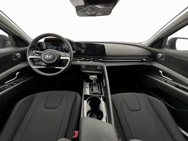 New 2025 Hyundai Elantra Blue FWD image 13
