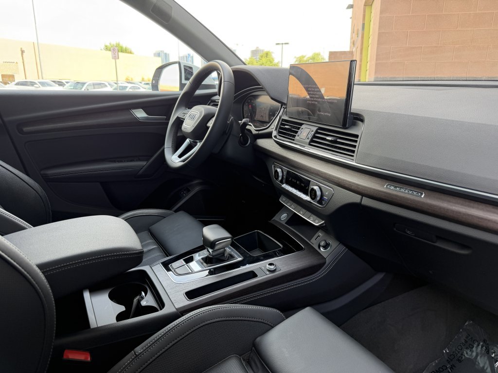 Used 2025 Audi Q5 e Premium Plus w/ Premium Plus Package AWD/4WD image 47